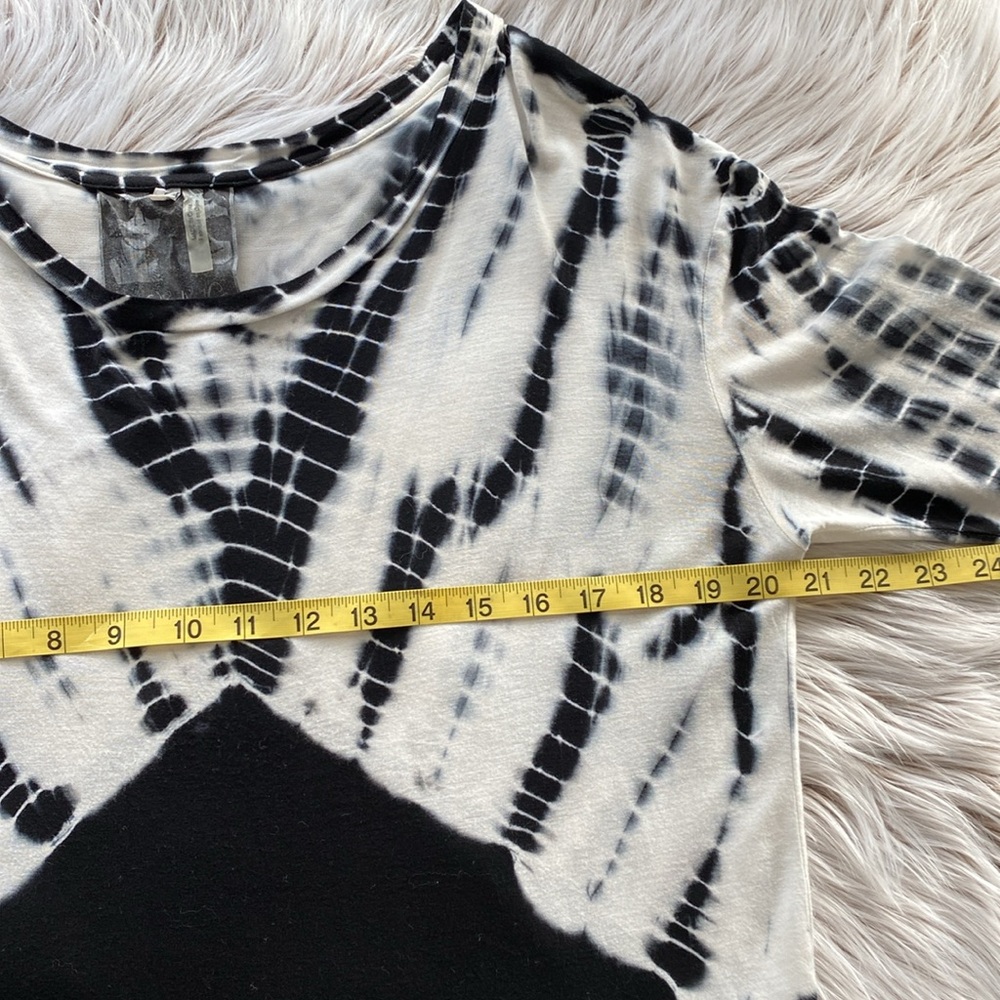 Young Fabulous & Broke Black & White Short Sleeve Tee Open Back Small - Picture 5 of 8